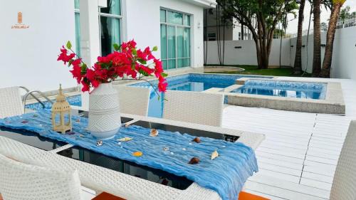 Tha Thaewawong Maison | Two Pool Villa Pattaya พูลวิลล่าพัทยา Private Poolvilla
