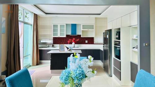 Tha Thaewawong Maison | Two Pool Villa Pattaya พูลวิลล่าพัทยา Private Poolvilla