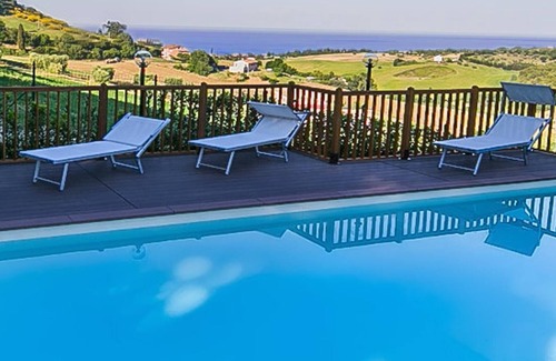 Capodarco Cottage | Country House La maison de Carla-Pool et WI FI Free-BILOCALE à 3 km de la mer