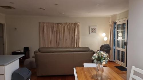 Clayton South Maison | Two separate rooms at 34 Clarevale