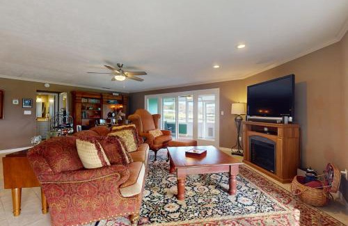 Micanopy Maison | Two Springs Farm Guesthouse - A &B