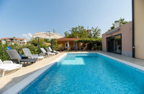 Nedescina Maison | Two Stone Houses Iva