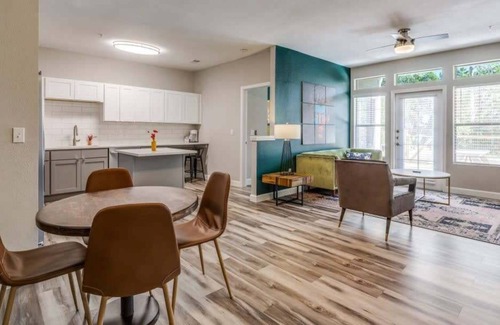 McNeil Appartement | TWO Stunning Condo in Mountain Resort