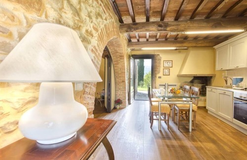 Teverina di Cortona Villa | Deux villas et une maisonnette, propriété de 60 ha,piscine,WiFi, A/C,pêche,vélos