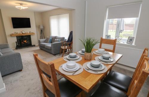 Margam Maison | Ty Drws Nesaf