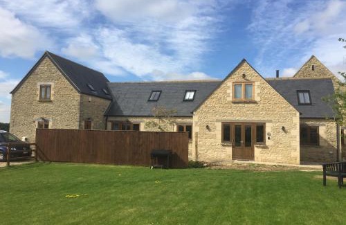 Carterton Maison | Ty Nant Cottages and Suites