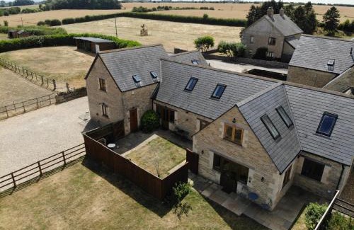 Carterton Maison | Ty Nant Cottages and Suites