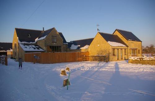 Carterton Maison | Ty Nant Cottages and Suites