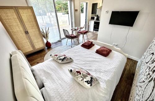 Saint-Ave Appartement | Ty Ne Hue, Charmant Studio avec extérieur clos et Parking