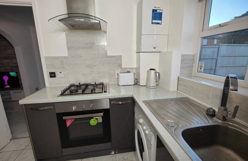 Erdington Maison | Tyburn House, Birmingham B24 with FREE Parking and FREE WiFi