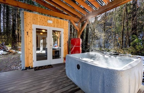 Skykomish Cabine | Tye River Container Cabin - Skier's Retreat