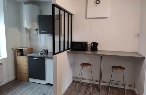 Courlancy Appartement | Appartement de Type 2 entièrement équipé pour un séjour agréable.
