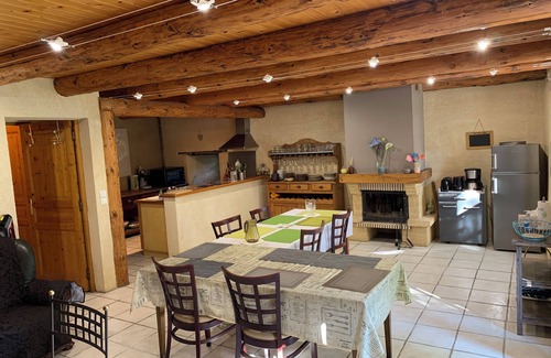 Saint-Hostien Maison | Maison typique auvergnate 2 étoiles Domaine Au Vert Gna ! Gite PIDGIER