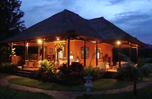 Lovina Villa | Villa PONDOK JEPUN, villa balinaise typique avec magnifique piscine paysagée