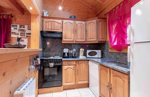 Etobon Cottage | Chalet typique avec cheminée, balades et pêche aux Vosges, WiFi inclus