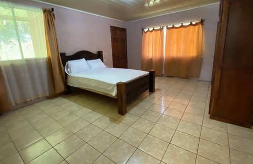 Mogote de Bagaces Maison | Typical Costa Rican Large & Rustic Home