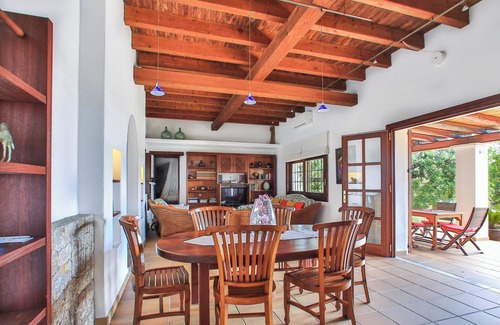 Sant Josep de sa Talaia Cottage | Maison typique d'Ibiza de nouvelle construction avec piscine dans un quartier très calme