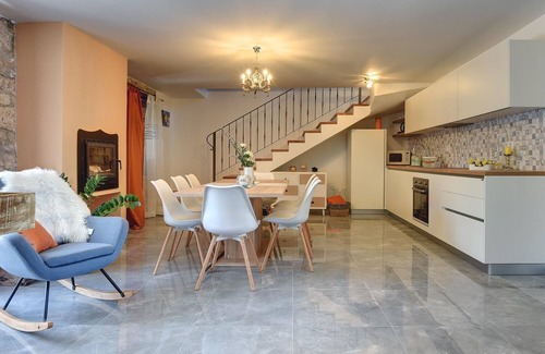 Gajana Maison | Maison de vacances typique avec piscine privée, baby-foot, salle de sport