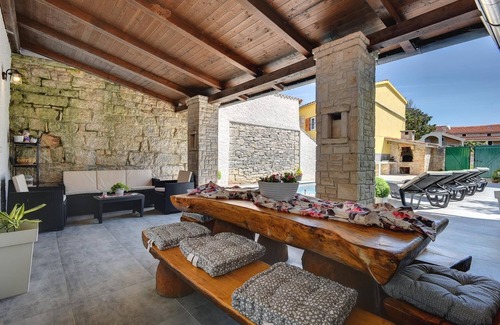 Gajana Maison | Maison de vacances typique avec piscine privée, baby-foot, salle de sport