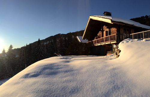 Bisanne 1500 Chalet De Ski | Authentique chalet d'alpage 12 personnes à 500 mètres des remontées mécaniques