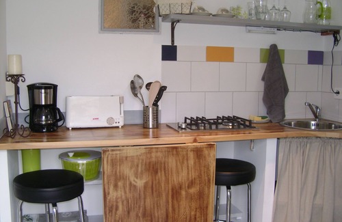 Apt Cottage | GITE TYPIQUE PROVENCAL POUR 2 PERSONNES AVEC JARDIN ET PISCINE