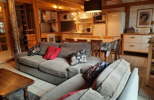 Antignac Maison | TYPIQUE CHALET GRANGE DES PYRÉNÉES, JARDIN CLÔTURE, 5 MN DE LUCHON
