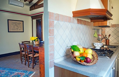 Cinigiano Appartement | Maison en pierre typique à la recherche de vignobles Banfi avec piscine et proche de la mer