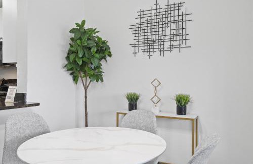 McLean Appartement | Tysons Galleria Retreat