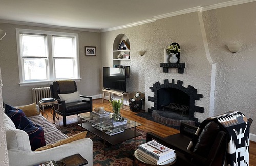 University City Maison | U-City Walkable Gem--Travel Nurses Close to BJC/Wash U