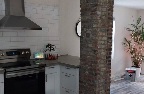 Verona Maison | U.S. Open Charming 2-bedroom house with AC, WiFi in pleasant Oakmont