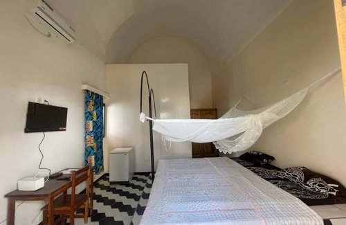St. Louis Lit Et Petit-Déjeuner | Résidence UBANGUI. Un cadre unique calme et inspirant! Adapté à la création!