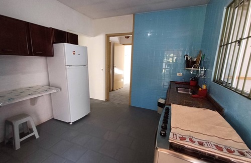 Barra da Lagoa Maison | Ubatuba beach house with garage spaces, flexible check-in and check-out