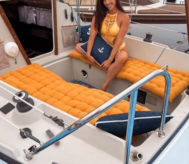 Nebrich Location De Bateaux | Ubytování na plachetnici