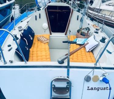 Nebrich Location De Bateaux | Ubytování na plachetnici