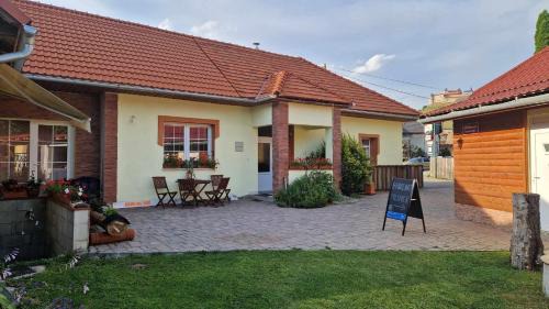 Krasnohorske Podhradie Maison | Ubytovanie pod hradom Krásnohorské Podhradie