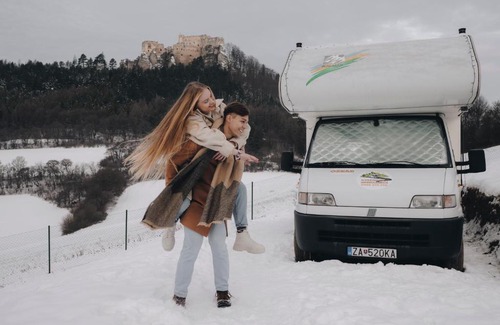 Lietavska Svinna Autre | Ubytovanie v autokaravane pod hradom