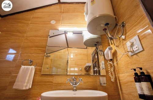 Naddi Hôtel | Udechee Huts Hotel