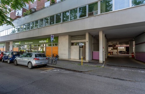 Udine Appartement | Udine Viale Venezia Huge Red Apartment