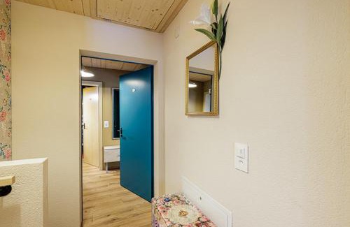 Meikirch Maison | Uelis-Stöckli-Gästezimmer auf Bauernhof mit Billiard und Alpakatrekking
