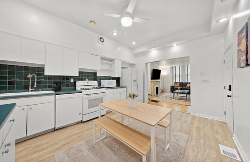 University Village / Little Italy Appartement | UIC / Little Italy - Lovely 1 Bed 1 Bath Apt. - FREE PARKING & IN-UNIT WASH/DRY
