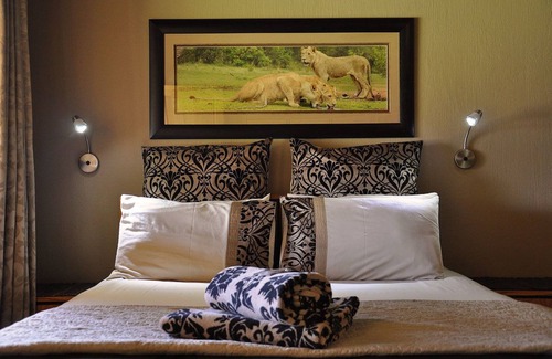 Madibeng Cabine | Ukutula Lodge & Game Reserve