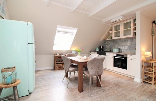 Kuehlungsborn Appartement | Ulmenhof WE 11: modern, high-quality furnished 1-room apartment