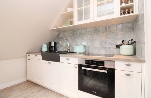 Kuehlungsborn Appartement | Ulmenhof WE 11: modern, high-quality furnished 1-room apartment