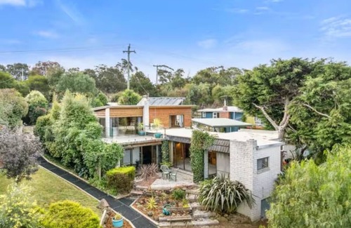 Carlton River Maison | Ulmia Riverfront retreat and Aurora viewing