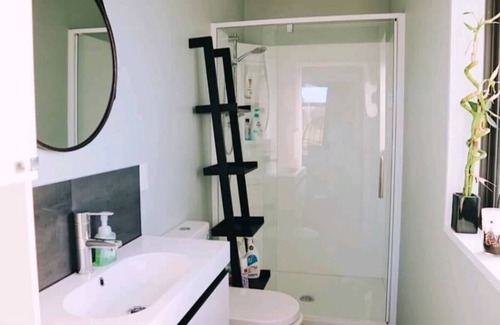 Prebbleton Cottage | Escapade Ultimate Country Spa (Ohana)