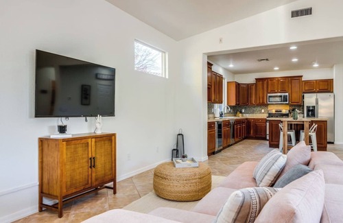 Rancho Vistoso Maison | Ultimate Desert Oasis w Pool, Cinema, Games, Tub!