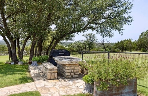 Glen Rose Maison | Ultimate Entertainment Getaway