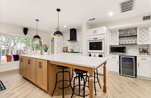 North San Antonio - SAT Maison | 5-Bedroom: Pickleball/Pool/Hot Tub/Movie Room/Pets