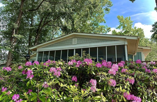Norwood Maison | Ultimate Family Lakehouse- wide water views!