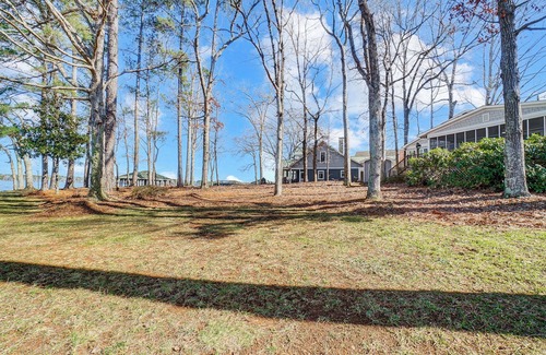 Norwood Maison | Ultimate Family Lakehouse- wide water views!